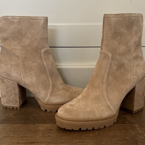 Steve Madden Dovesy Platform Tan Suede Heeled Lug Boots Booties Women's Sz 7.5 - Picture 1 of 8